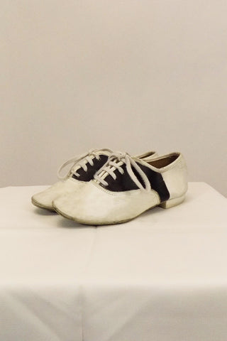 Saddle Shoe, Capezio Black & White Size Child 13