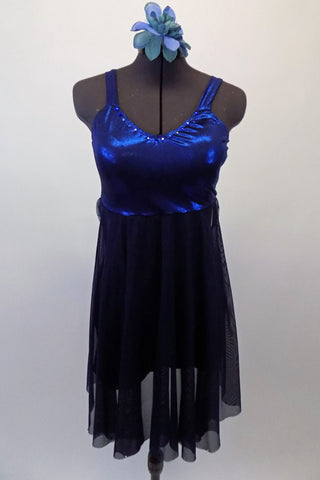 Navy blue Empire-waist dress has a shimmery blue bust area with crystal accents. The attached sheer mesh skirt cascaded in layers to create a soft flow. Comes with a floral hair accessory. Front